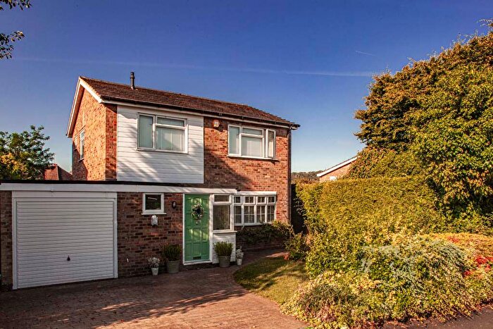 3 Bedroom Detached House To Rent In Valley Close, Goring On Thames, RG8