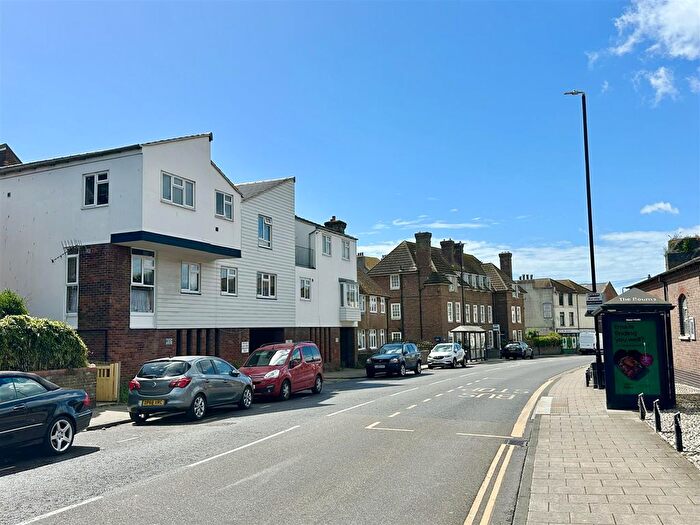 3 Bedroom Flat For Sale In The Bourne, Hastings, TN34
