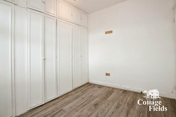 2 Bedroom Flat To Rent In Lansbury Road, Enfield, EN3