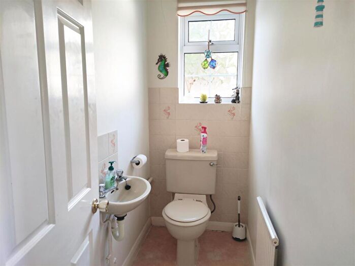 4 Bedroom Detached House For Sale In Cedar Wood Close, Fair Oak, Eastleigh, SO50
