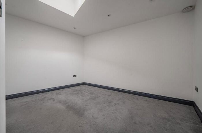 1 Bedroom Flat To Rent In Mill Lane, Guildford, GU1