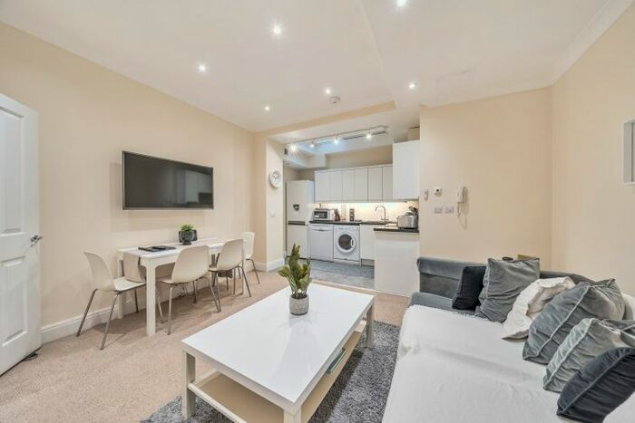 1 Bedroom Flat To Rent In Margravine Gardens, London, W6
