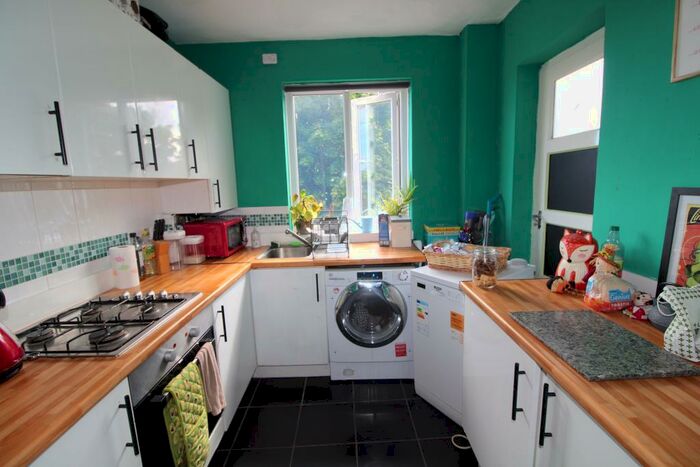 2 Bedroom Flat To Rent In Monnow Way, Bettws, Newport, NP20