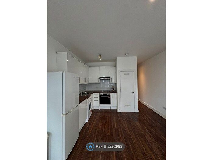 1 Bedroom Flat To Rent In Vivian Avenue, London, NW4