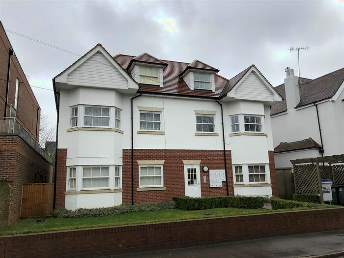 1 Bedroom Flat To Rent In Rosslyn Road, Watford, WD18