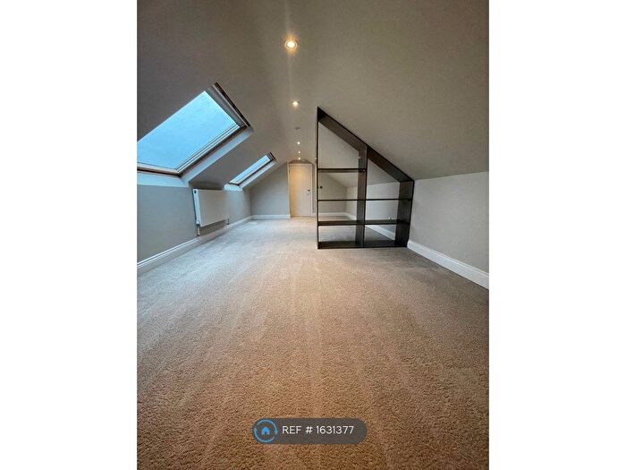 3 Bedroom Maisonette To Rent In Heronslea, Watford, WD25