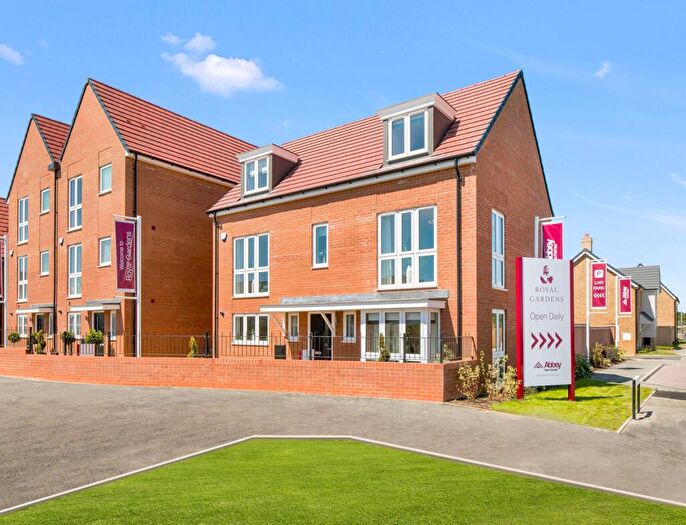 5 Bedroom Detached House For Sale In Royal Gardens, Wixams, Bedford, MK45