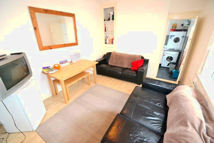 1 Bedroom House To Rent In Rawden Place, City Centre, Cardiff, CF11