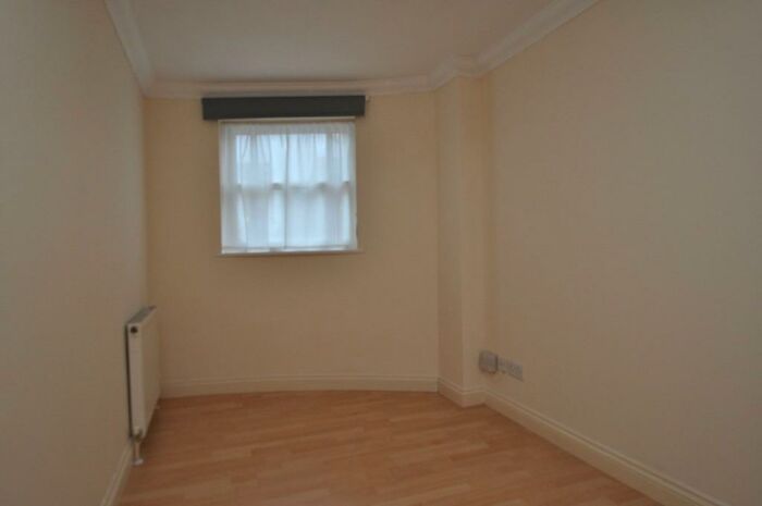 2 Bedroom Apartment To Rent In Becketts Court, Glebe Road, Chelmsford, CM1