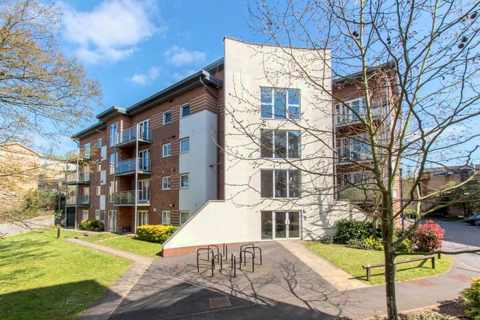 2 Bedroom Flat To Rent In Knightsbridge Court, Observer Drive, Watford, WD18