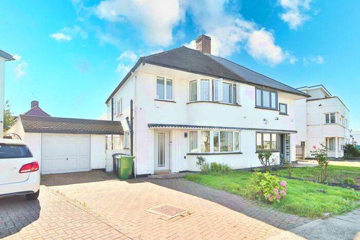 3 Bedroom Semi-Detached House To Rent In Meadow Hill, New Malden, KT3