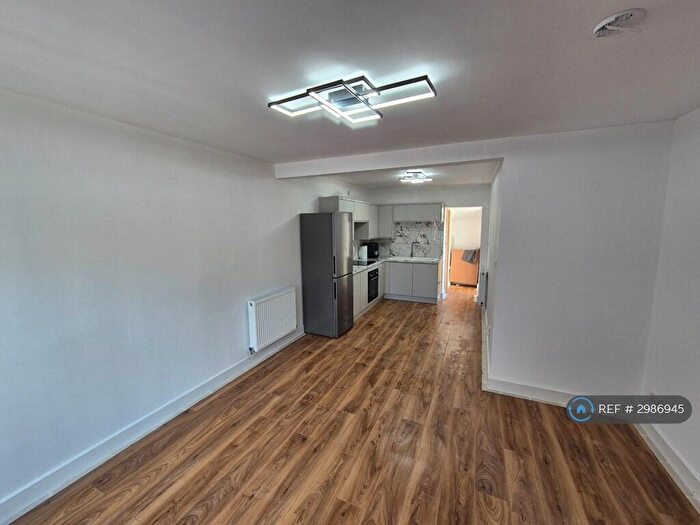 3 Bedroom Bungalow To Rent In Cotwall End Road, Dudley, DY3