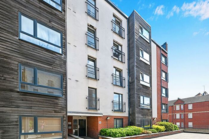 2 Bedroom Flat For Sale In / Salamander Court, Leith, Edinburgh, EH6