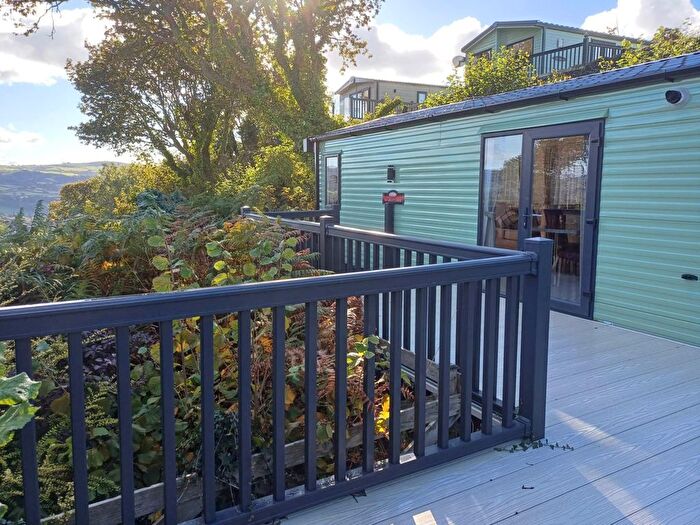 2 Bedroom Mobile/park Home For Sale In Conwy, LL32
