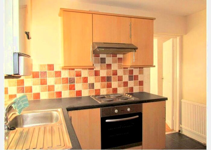 3 Bedroom Flat To Rent In High Street, Rhymney, Tredegar, NP22
