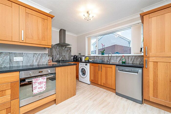 2 Bedroom Semi-Detached House For Sale In Thimblehall Drive, Dunfermline, KY12