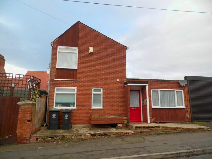 2 Bedroom Detached House To Rent In Essex Road, Rushden, NN10