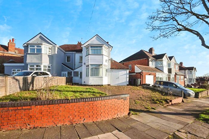 3 Bedroom Semi Detached House For Sale In Elmbridge Road, Birmingham, West Midlands, B44
