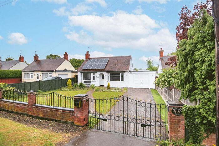 3 Bedroom Detached Bungalow For Sale In Bedford Road, Rushden, NN10