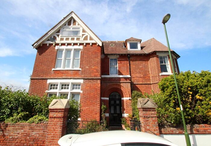 1 Bedroom Flat To Rent In Granville Road, Littlehampton, BN17