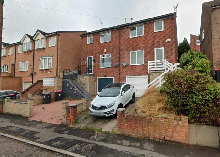 3 Bedroom Semi-Detached House To Rent In Bennett Street, Kimberworth, Rotherham, S61