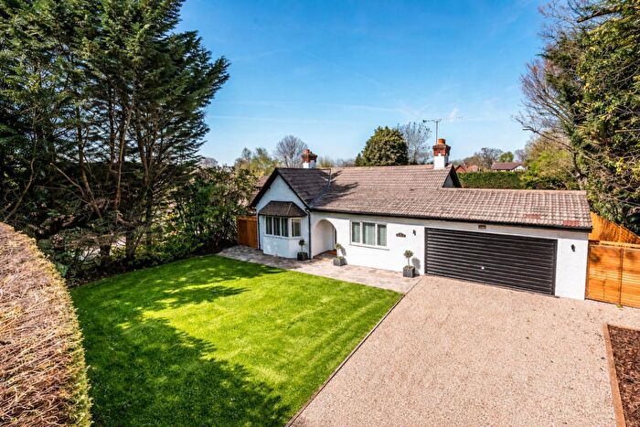 2 Bedroom Detached Bungalow For Sale In Lower Road, Fetcham, KT22