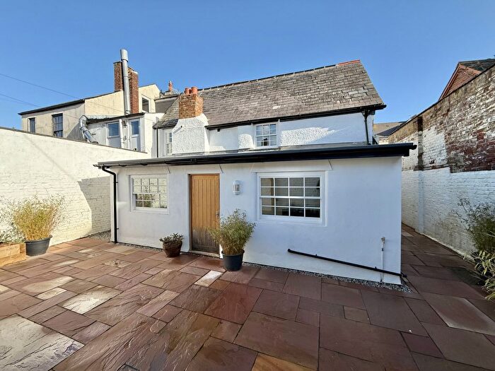 3 Bedroom End Terrace House For Sale In Alphington Road, St Thomas, EX2