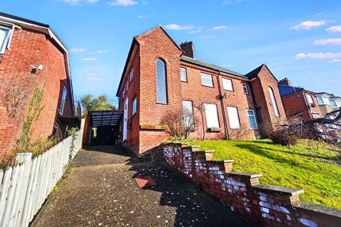 3 Bedroom Semi Detached House For Sale In White Close, High Wycombe, HP13