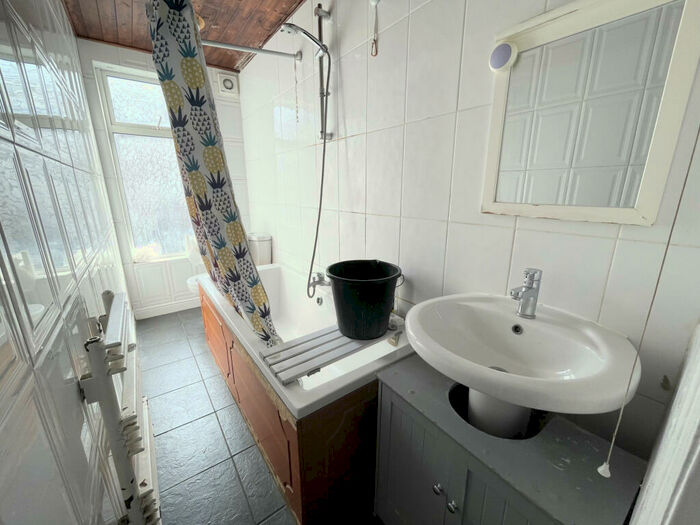 4 Bedroom Terraced House To Rent In Nowell Crescent, Leeds, West Yorkshire, LS9