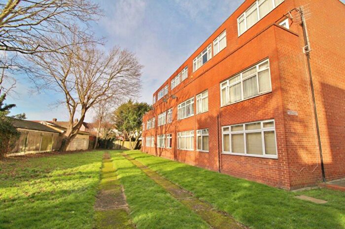 1 Bedroom Flat For Sale In Ilford, Greater London, IG4