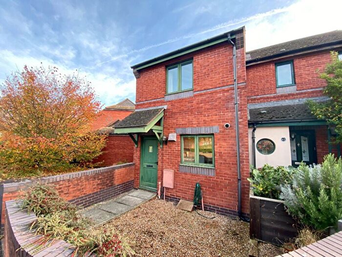 2 Bedroom Semi-Detached House To Rent In Chandlers Walk, Haven Banks, Exeter, EX2