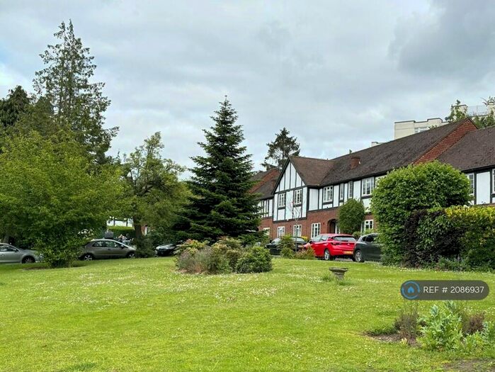 2 Bedroom Flat To Rent In Monument Hill, Weybridge, KT13