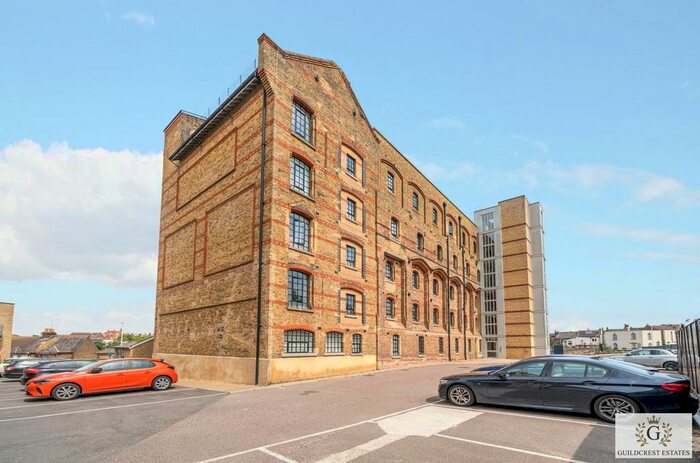2 Bedroom Flat For Sale In Millers Hill, Ramsgate, CT11