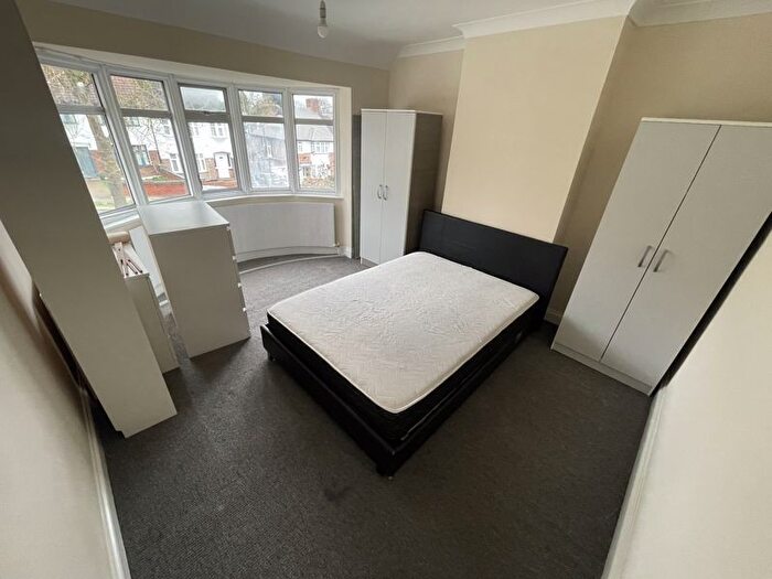 7 Bedroom Semi-Detached House To Rent In Barn Way, Wembley, HA9