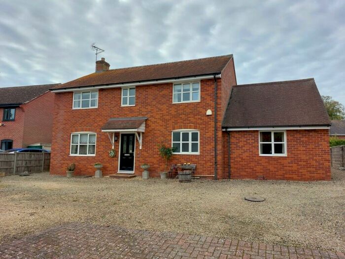 4 Bedroom Detached House For Sale In High Street, Netheravon, Salisbury, Wiltshire, SP4