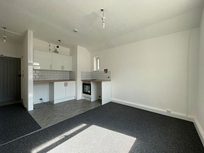 Studio To Rent In Llanbleddian Gardens, Cathays, CF24