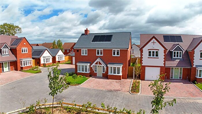 4 Bedroom Detached House For Sale In Evesham, Worcestershire, WR11