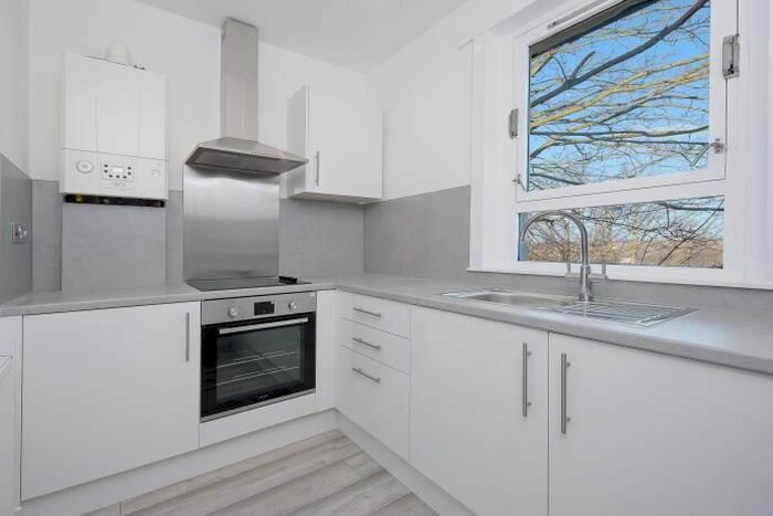 2 Bedroom Flat To Rent In Hilton Drive, Woodside, Aberdeen, AB24