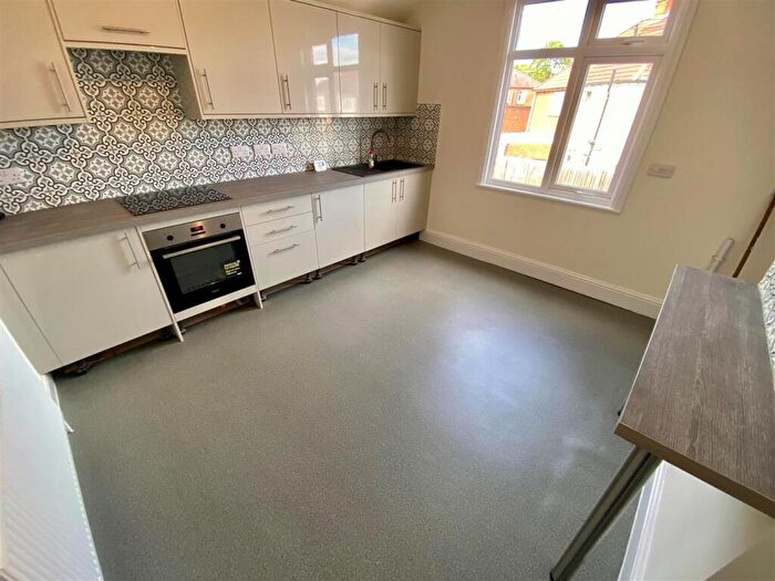 2 Bedroom Flat To Rent In Barkers Butts Lane, Coundon, Coventry, CV6