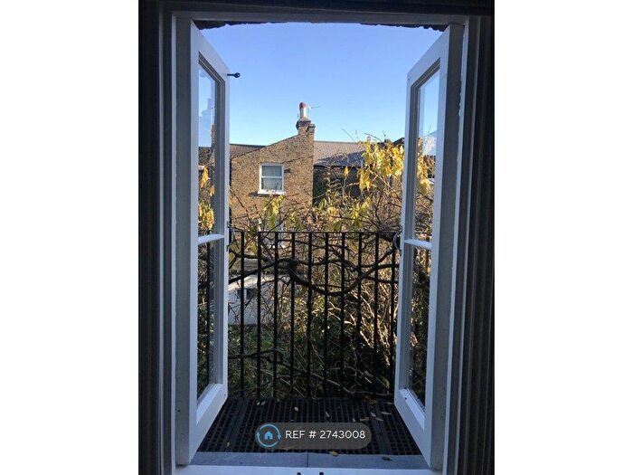 2 Bedroom Flat To Rent In Shenley Road, London, SE5