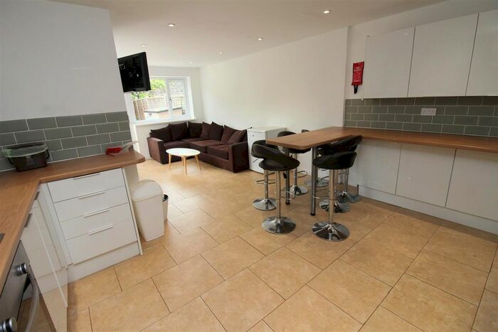 7 Bedroom Property To Rent In Rhymney Street, Cathays, Cardiff, CF24