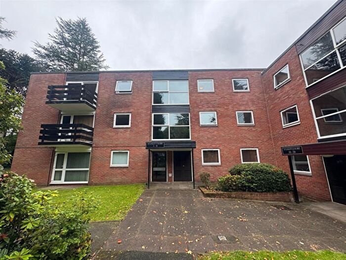 1 Bedroom Flat For Sale In Stanley Court, Wake Green Park, Birmingham, B13