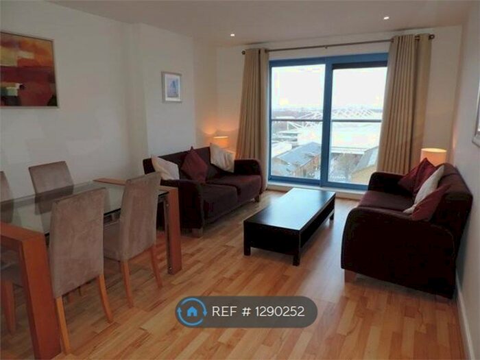 2 Bedroom Flat To Rent In Western Gateway, London E16