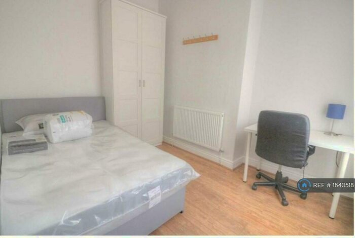 5 Bedroom Semi-Detached House To Rent In Liberty Street, Liverpool, L15