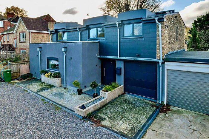 4 Bedroom Detached House For Sale In Grangewood Lane, Beckenham, BR3