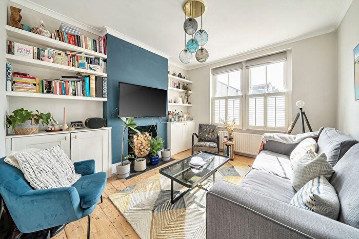 2 Bedroom Flat For Sale In Peacock Street, London, SE17
