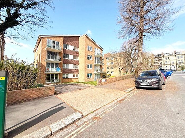 2 Bedroom Flat To Rent In Eaton Gardens, Hove, East Sussex, BN3