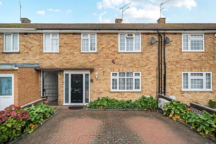 4 Bedroom Terraced House For Sale In Hamonde Close, Edgware, HA8