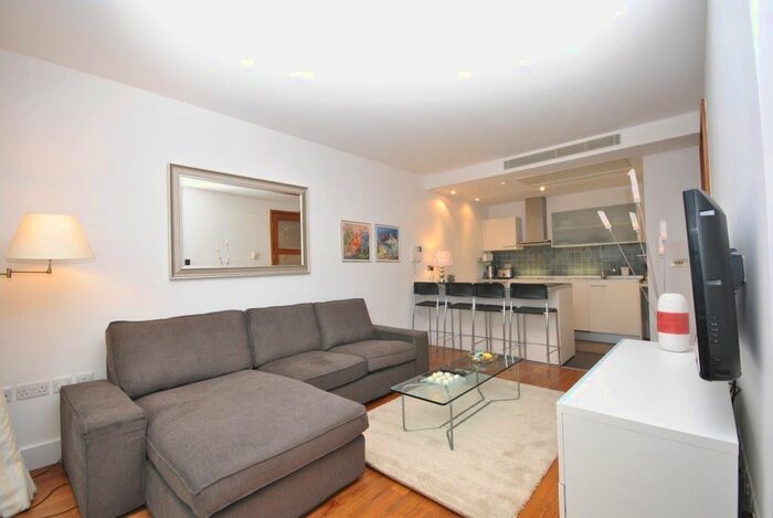 2 Bedroom Flat To Rent In Praed Street, London, W2