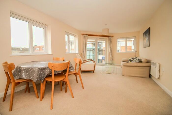 2 Bedroom Apartment To Rent In High Street, Kidlington, OX5